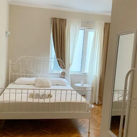 Vogue Makarska